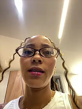LizStorm  online show from 06.24.26