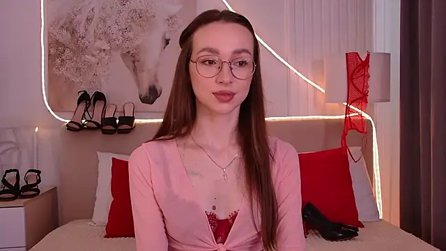 Snapshot of Emily_Simon chatting on 06.18.26 Emily Simon online show from 06.18.26