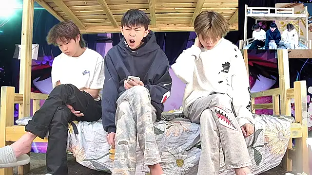 xiaohuangren01 online show from 03.02.26