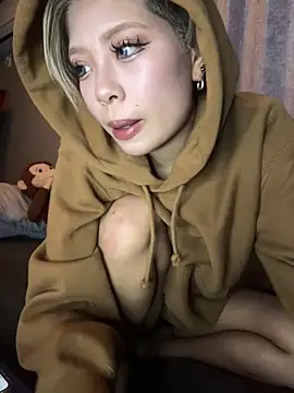 Snapshot of BADBITCHISAKI chatting on 03.10.26 BADBITCHISAKI online show from 03.10.26