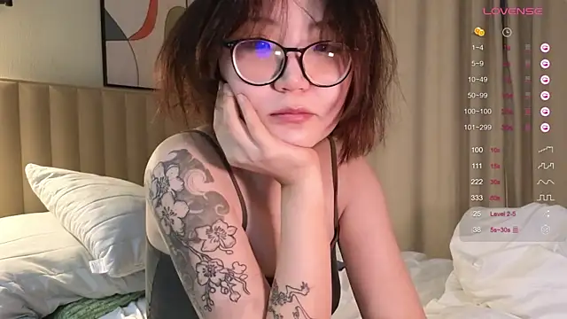 nullgirl online show from 02.26.26