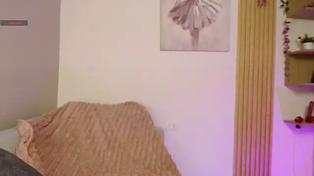 chloe peach  online show from 04.24.26