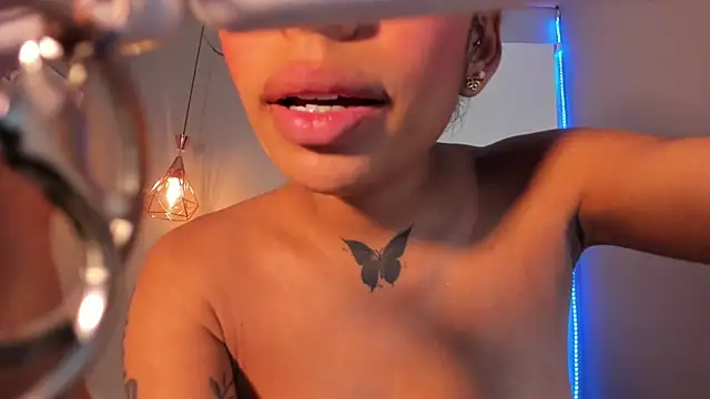 Scarlet Vixen  online show from 07.03.26
