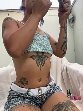 Snapshot of Namii_cute chatting on 02.15.26 Namii cute online show from 02.15.26