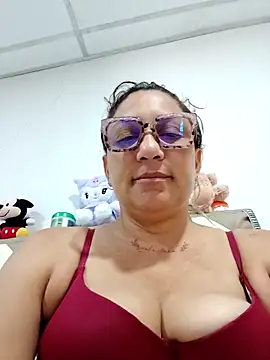 Snapshot of mariacarlota chatting on 05.07.26 mariacarlota online show from 05.07.26