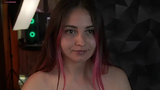 Snapshot of Anya-Marsik chatting on 06.18.26 Anya-Marsik online show from 06.18.26