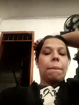 Snapshot of RossyAlvarez chatting on 06.25.26 RossyAlvarez online show from 06.25.26
