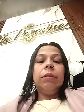 Snapshot of RossyAlvarez chatting on 06.30.26 RossyAlvarez online show from 06.30.26