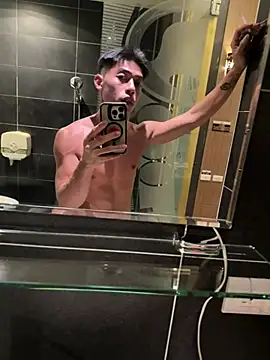 Snapshot of Yooo17 chatting on 02.13.26 Yooo17 online show from 02.13.26