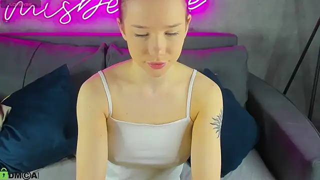 Nicole Vasquez online show from 04.21.26