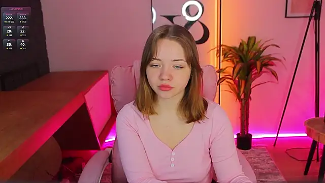 Kiss Moon online show from 03.06.26