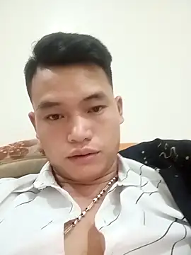 Maycute18 online show from 02.05.26