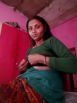 Snapshot of Juli_rathore chatting on 03.04.26 Juli rathore online show from 03.04.26