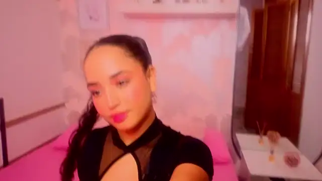 Emma Thompssonn online show from 06.17.26