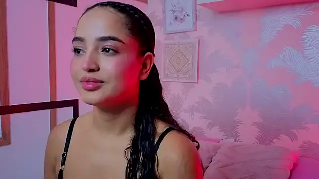 Snapshot of Emma_Thompssonn chatting on 06.20.26 Emma Thompssonn online show from 06.20.26