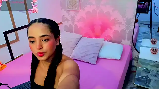 Snapshot of Emma_Thompssonn chatting on 07.21.26 Emma Thompssonn online show from 07.21.26