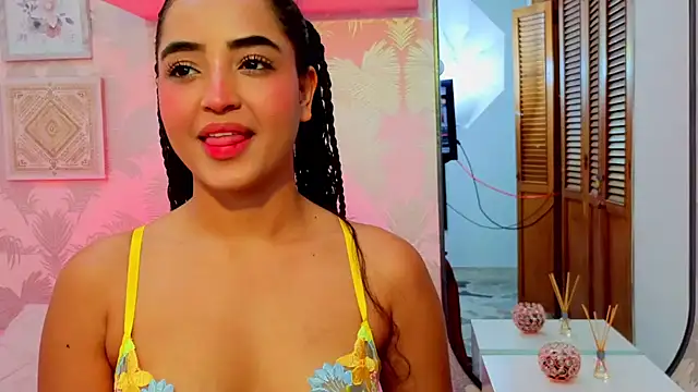 Snapshot of Emma_Thompssonn chatting on 07.23.26 Emma Thompssonn online show from 07.23.26