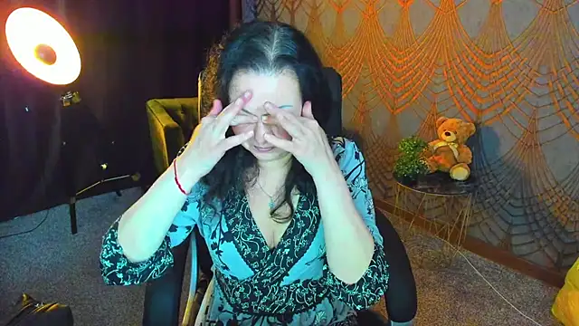 IrissMoon online show from 05.11.26
