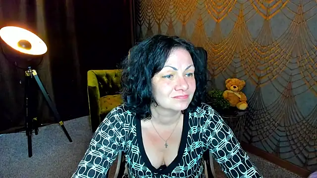 IrissMoon online show from 06.11.26