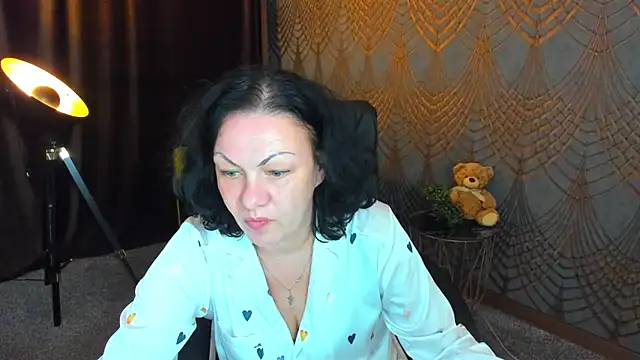 IrissMoon online show from 06.13.26