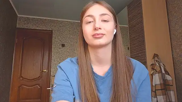 Snapshot of MousyHello chatting on 01.18.26 MousyHello online show from 01.18.26