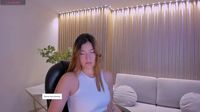 BellaThompsonX online show from 05.03.26