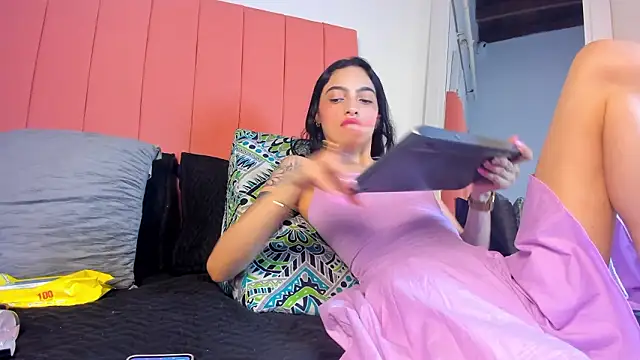 Snapshot of rose_thompson19 chatting on 02.14.26 rose thompson19 online show from 02.14.26