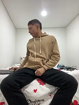 santiObrero online show from 02.17.26