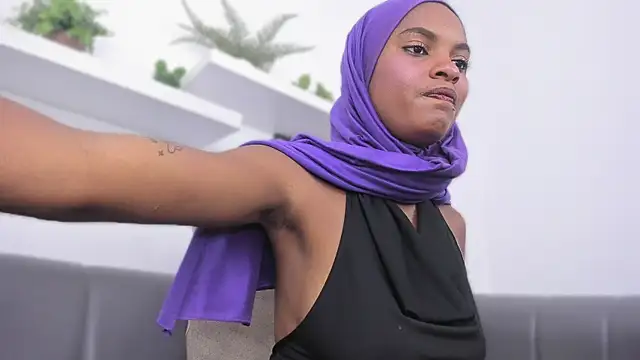 Snapshot of Amira_Alzahra chatting on 06.20.26 Amira Alzahra online show from 06.20.26