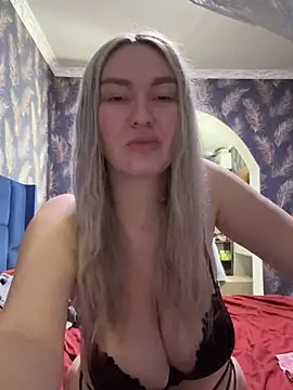 Snapshot of Evananse chatting on 03.30.26 Evananse online show from 03.30.26