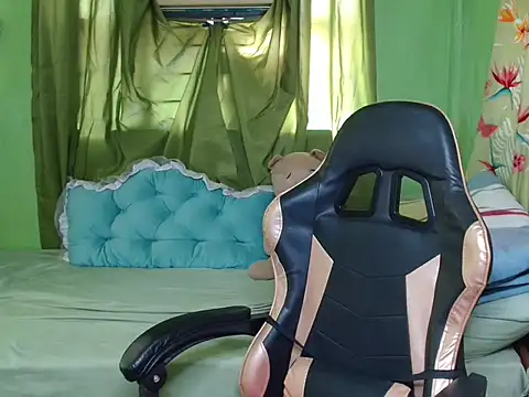 Snapshot of urslutscarlet chatting on 03.10.26 urslutscarlet online show from 03.10.26