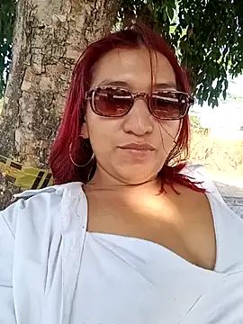 roxxy white online show from 02.05.26