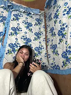 PinaySkinnyJust18 online show from 04.23.26
