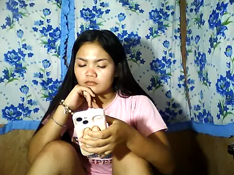 PinaySkinnyJust18 online show from 04.29.26