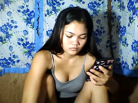 PinaySkinnyJust18 online show from 04.30.26