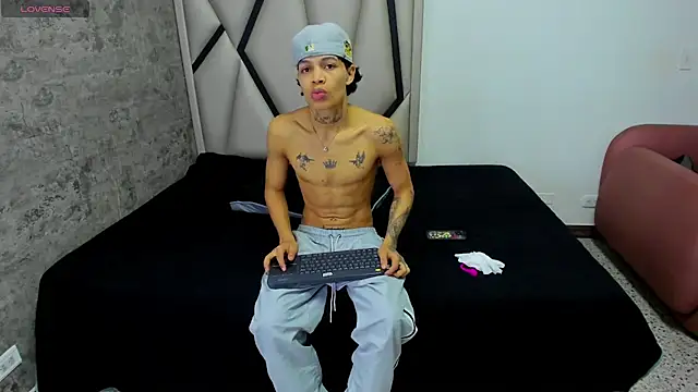 Dogan Renzo0 online show from 03.13.26