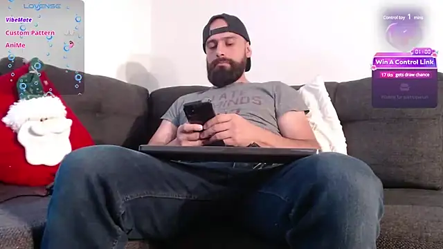 Snapshot of SpermsBank chatting on 12.25.24 SpermsBank online show from 12.25.24