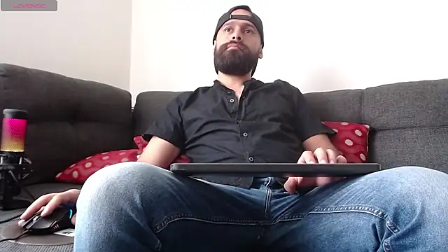 Snapshot of SpermsBank chatting on 03.05.25 SpermsBank online show from 03.05.25