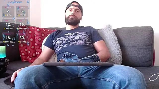 Snapshot of SpermsBank chatting on 09.28.25 SpermsBank online show from 09.28.25