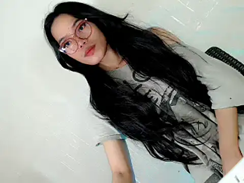 Urhotfucking veronica1 online show from 04.29.26