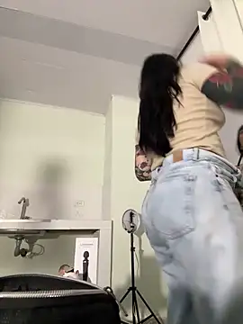 KathiaJenner online show from 02.24.26