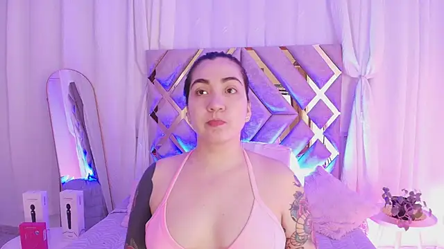 KathiaJenner online show from 07.15.26