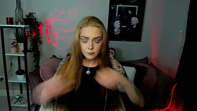 Snapshot of cherrie_sherry chatting on 01.16.26 cherrie sherry online show from 01.16.26