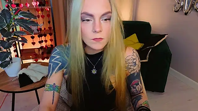 Snapshot of cherrie_sherry chatting on 02.17.26 cherrie sherry online show from 02.17.26