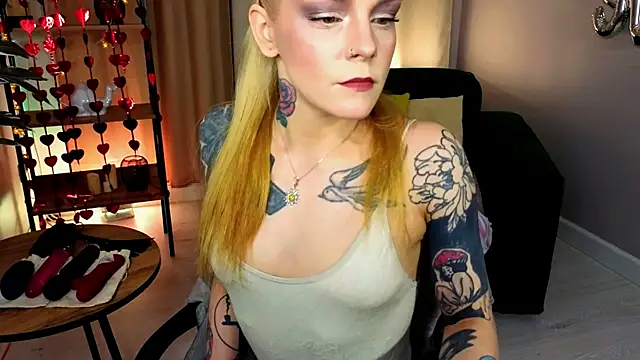 Snapshot of cherrie_sherry chatting on 02.19.26 cherrie sherry online show from 02.19.26