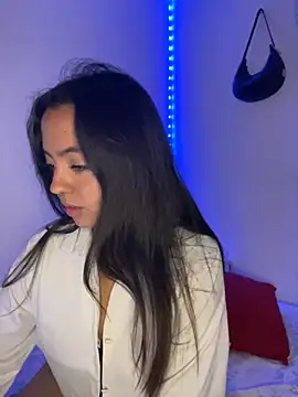 Snapshot of laraa_rous chatting on 04.04.26 laraa rous online show from 04.04.26