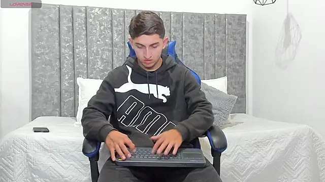 Calvin Hunter online show from 06.26.26