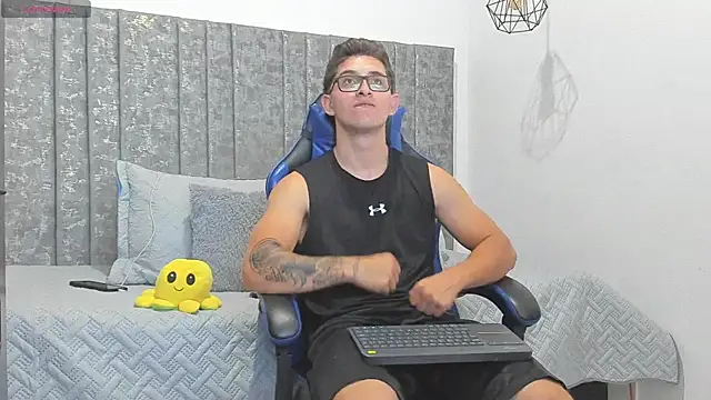 Calvin Hunter online show from 08.04.26