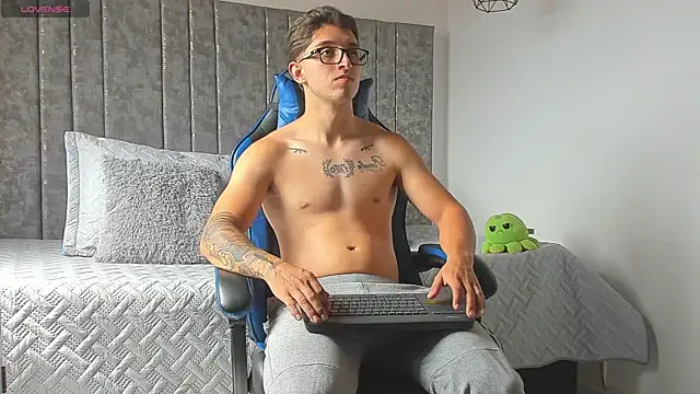 Calvin Hunter online show from 08.06.26