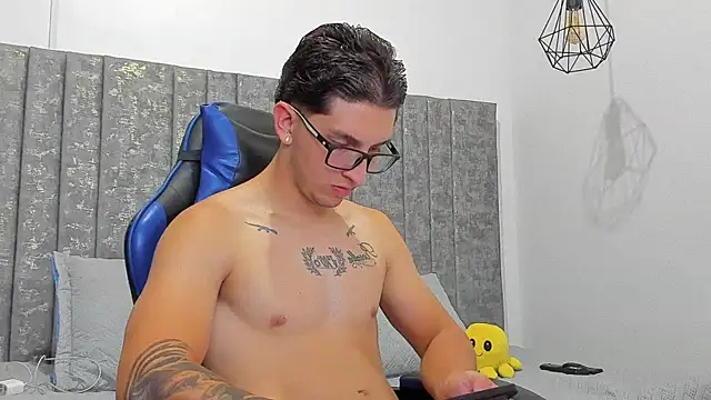Calvin Hunter online show from 08.08.26